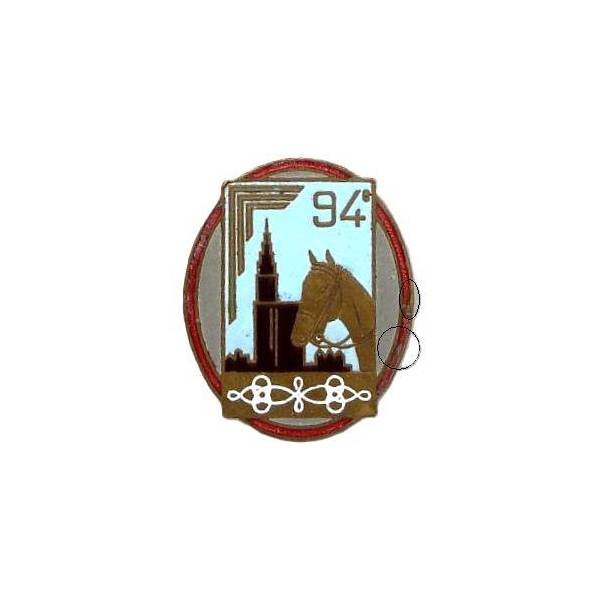 94° GRDI , tête de cheval dorée, église noire , léger éclat à 15 h sur bordure