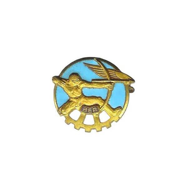 Base Ecole 721 Rochefort  (BER) , attache déformée