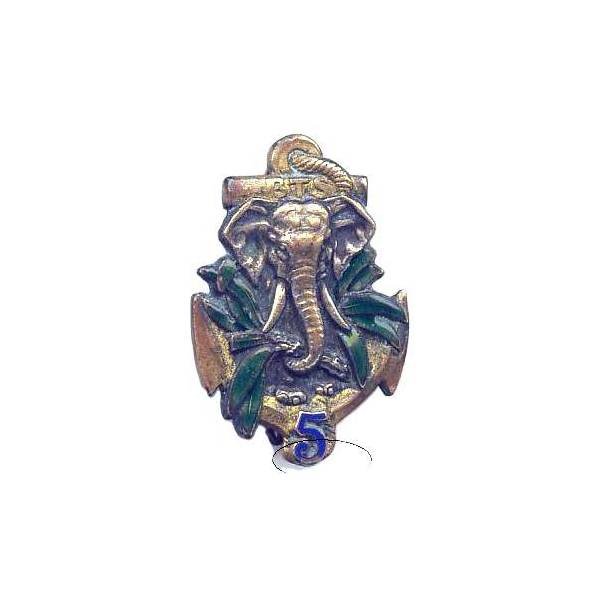 5° Bataillon de Tirailleurs Sénégalais de Côte d'Ivoire , éléphant tenant un bananier, petit boléro à fenêtre , patiné, éclat