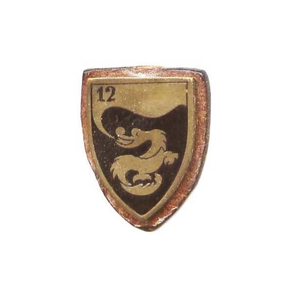 12° Régiment de Dragons , écu, dragon sur fond noir, peint, sur cuir