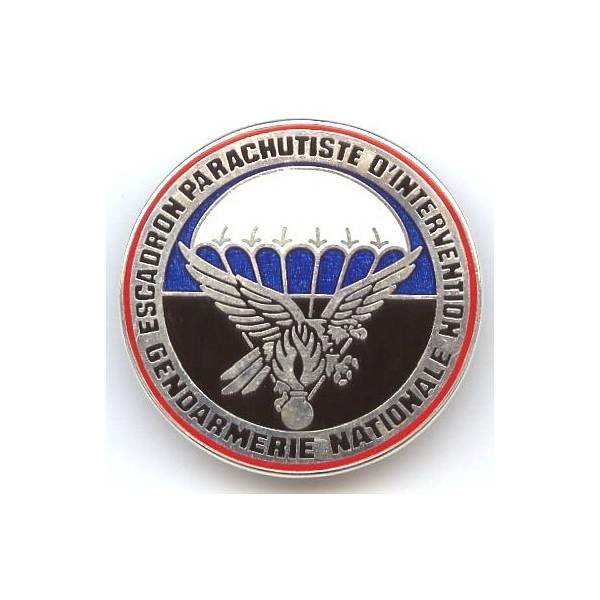 Escadron Parachutiste d'Intervention de la Gendarmerie Nationale , rond, émail translucide, plaqué argent (poinçon)
