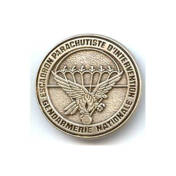 Escadron Parachutiste d'Intervention de la Gendarmerie Nationale , rond, tout métal argenté, tirage 2002