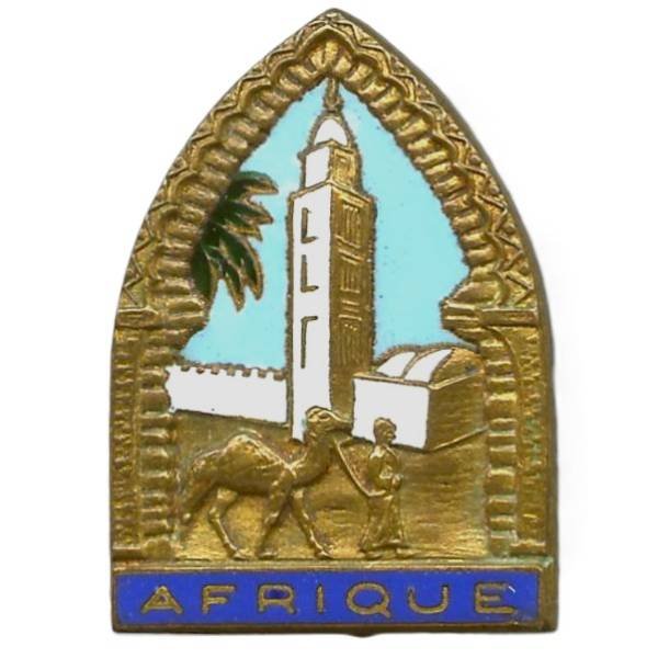 "Afrique" dans un cartouche bleu , Méhariste à pied devant un minaret, au dos "made in France"