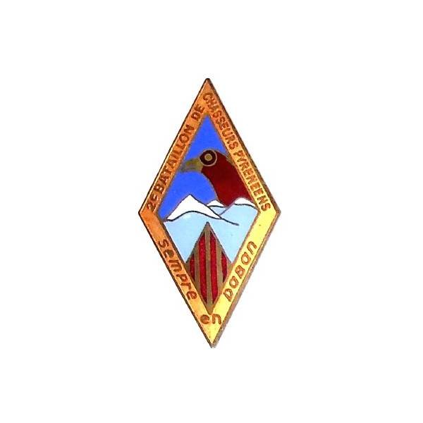 2° Bataillon de Chasseurs Pyrénéens , losange, tête d'aigle sur montagnes, sempre en daban, dos grenu, pontet