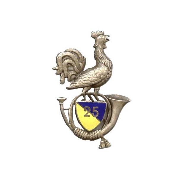 25° Bataillon de Chasseurs Alpins , coq sur écu bleu / jonquille