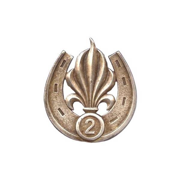 2° Régiment Etranger d'Infanterie , insigne de coiffure, fer à cheval, estampé